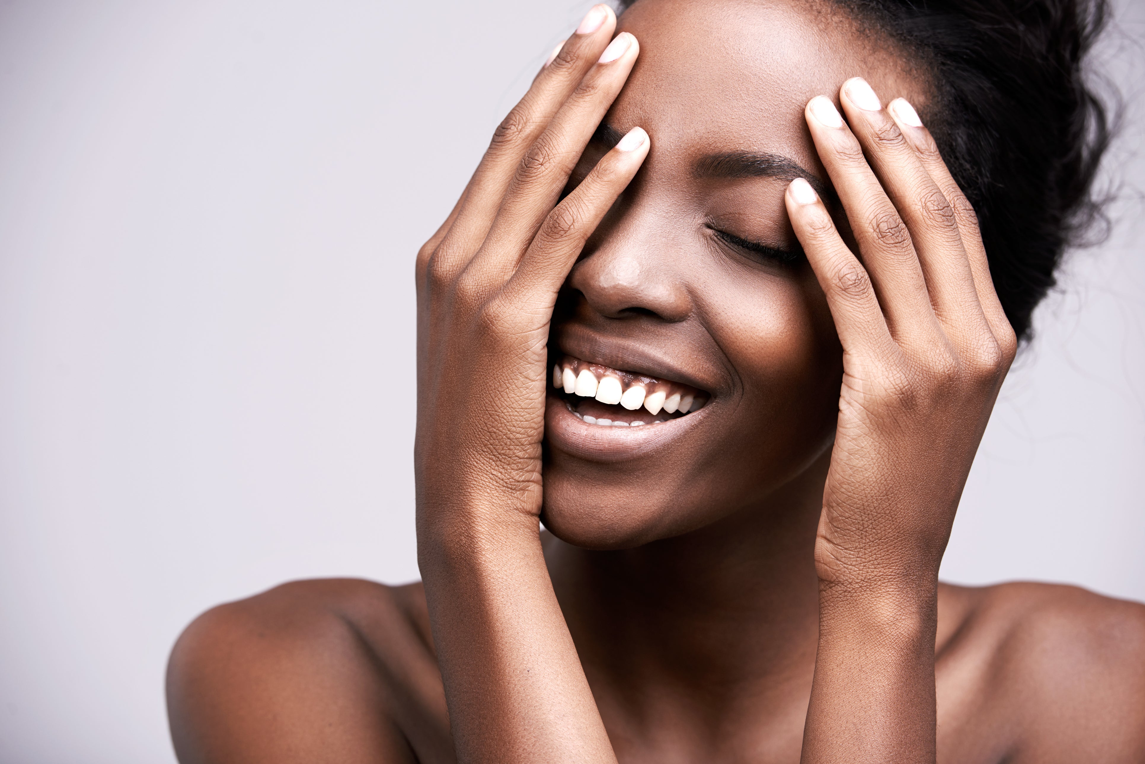 Here's Why Your Skin Doesn't Like Fragrance & Parabens